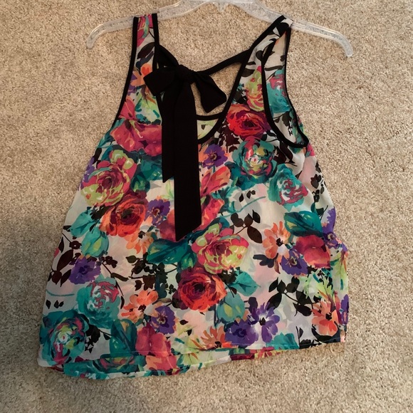 Floral top - Picture 2 of 2